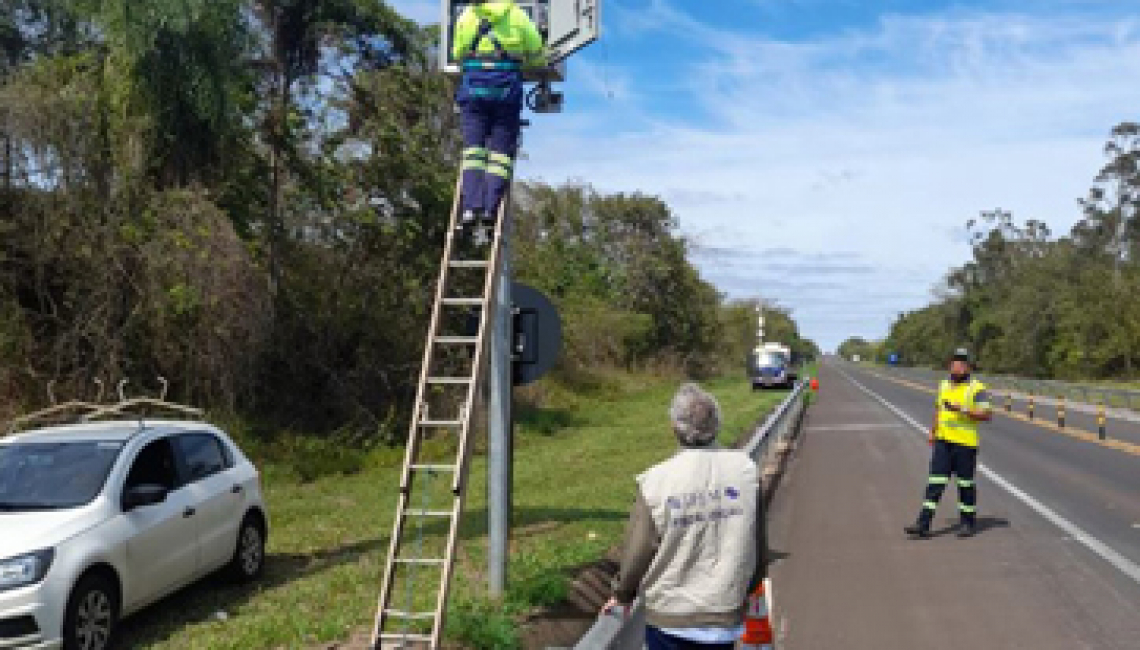 Ipem-SP verifica radar na rodovia SP 333, em Pongai