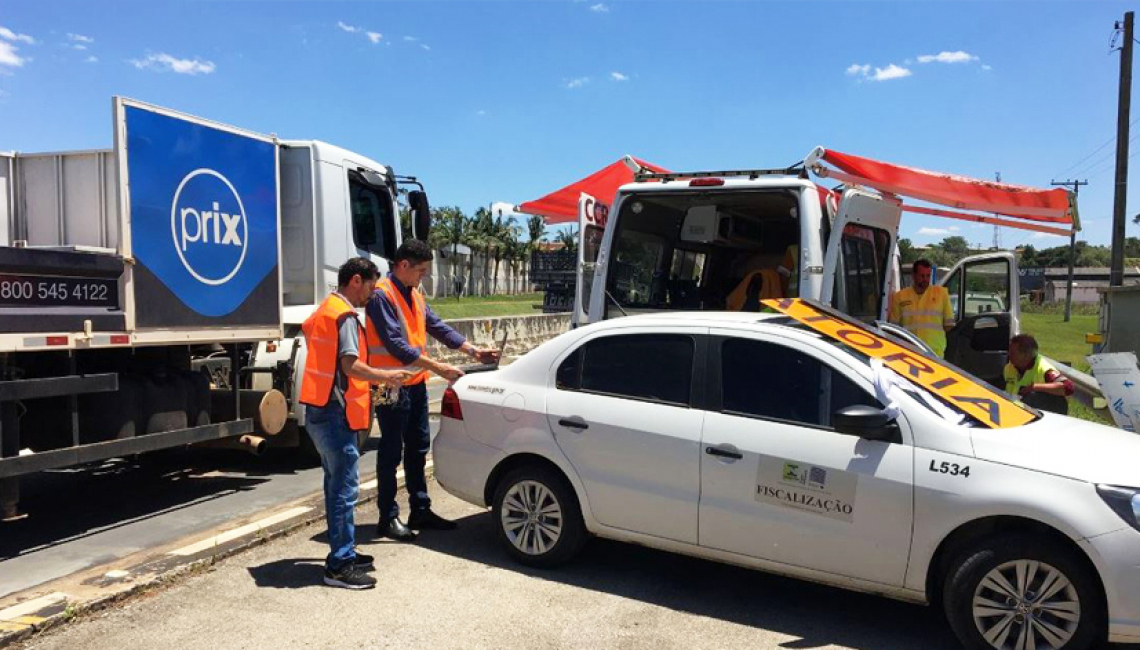 Ipem-SP verifica balança dinâmica na rodovia SP 127, em São Miguel Arcanjo