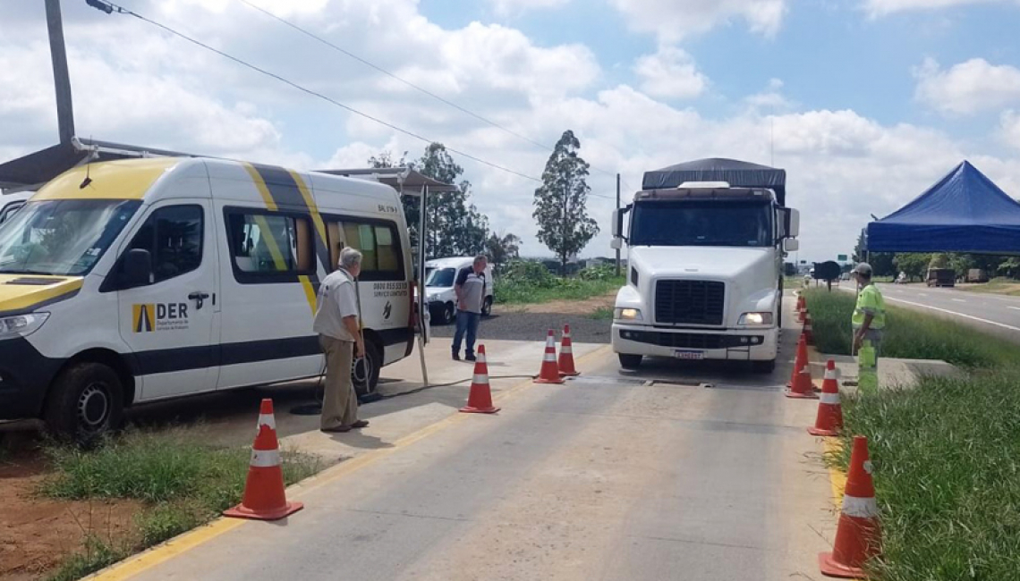 Ipem-SP verifica balança dinâmica na rodovia SP 354, em Atibaia