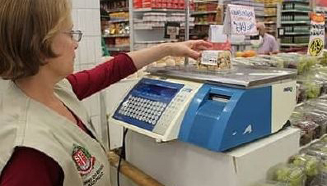 Ipem-SP encontra erros no peso de produtos para ceias de Natal e Ano Novo
