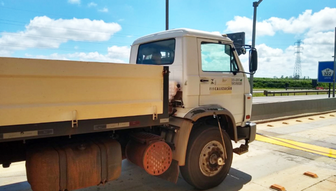 Ipem-SP faz verificação inicial de balança dinâmica na rodovia Anhanguera, em Orlândia