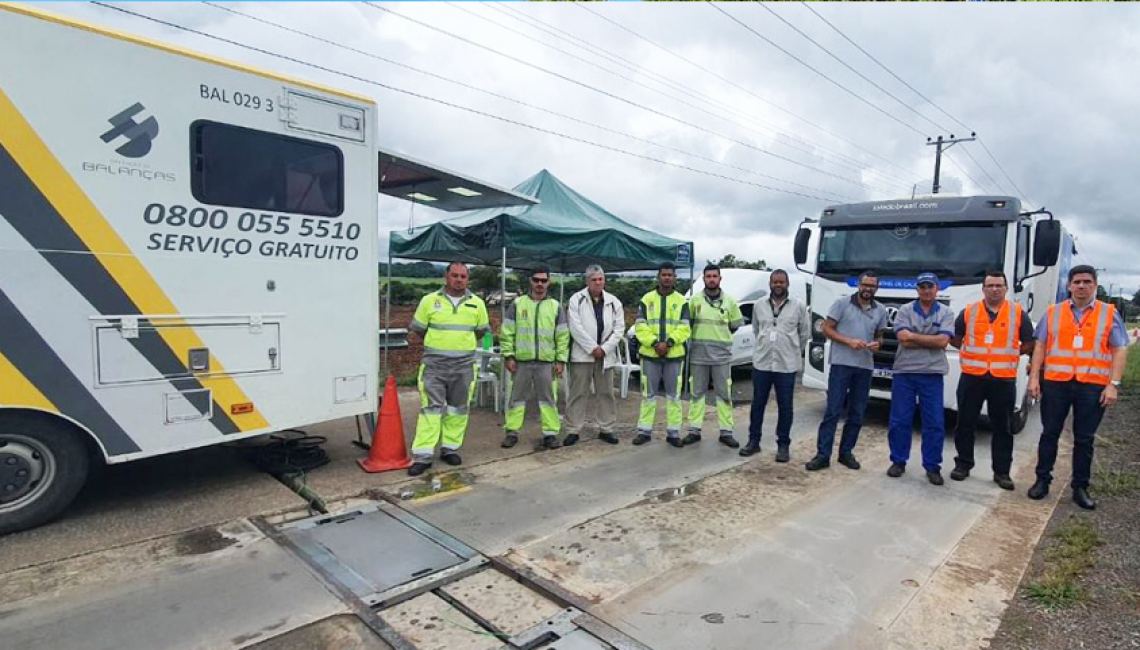 Ipem-SP verifica balança dinâmica na rodovia SP 264, em Salto de Pirapora