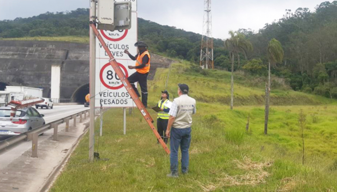Ipem-SP verifica radar na rodovia SP 021, em Ribeirão Pires