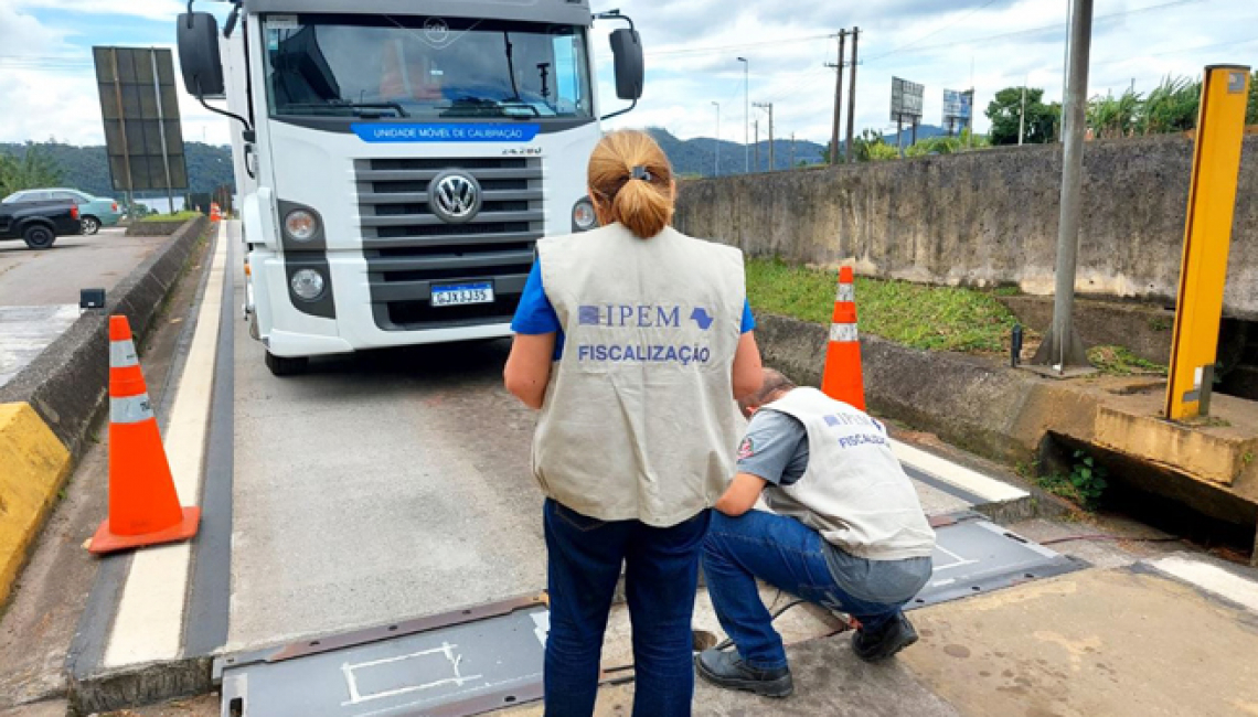 Ipem-SP verifica balanças dinâmicas nas rodovias Imigrantes e Anchieta, em São Bernardo do Campo