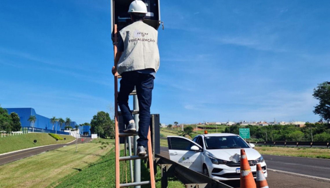 Ipem-SP verifica radar na rodovia SP 310, em Catanduva