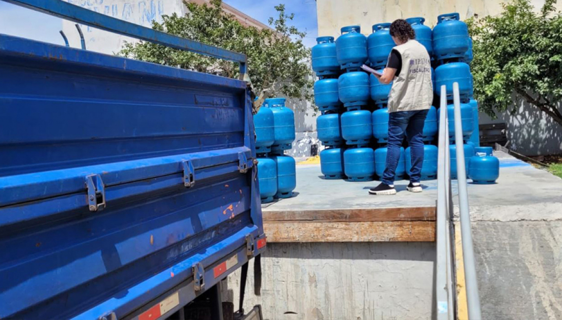 Ipem-SP fiscaliza botijões de gás de cozinha e encontra erro no peso do produto