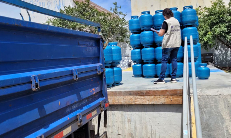 Ipem-SP fiscaliza botijões de gás de cozinha e encontra erro no peso do produto