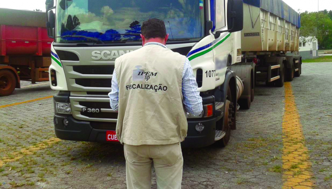 Ipem-SP verifica veículos-tanque e cronotacógrafos em Cafelândia