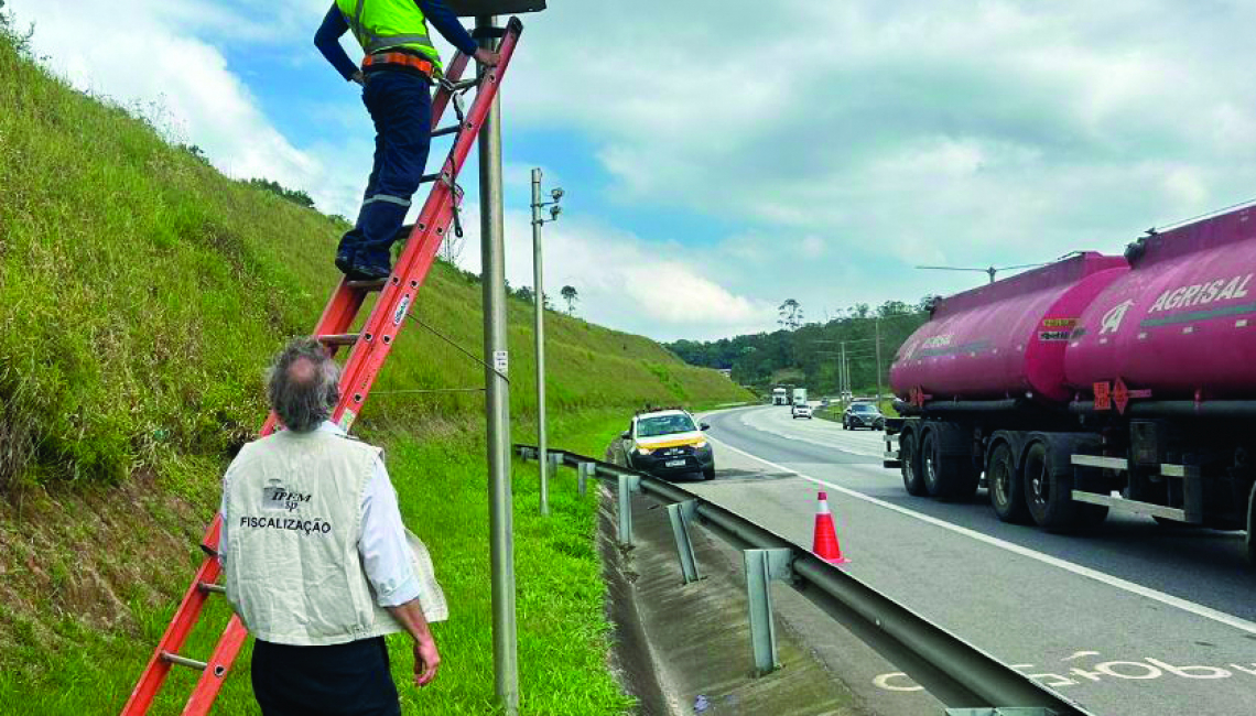 Ipem-SP verifica radar no Rodoanel Mario Covas, em Ribeirão Pires