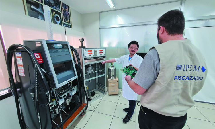 Ipem-SP tem Laboratório de Desenvolvimento de Tecnologia Antifraudes na área de combustíveis