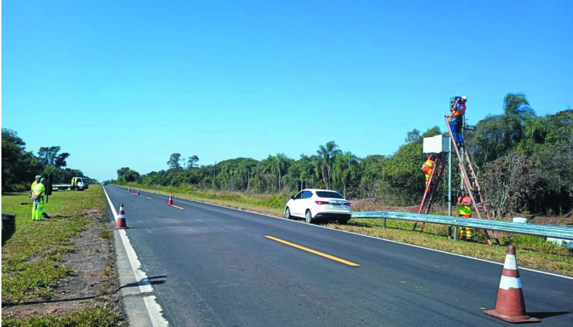 Ipem-SP verifica radares na rodovia SP 613, em Teodoro Sampaio