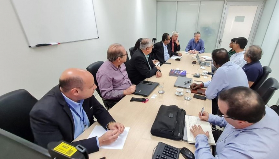 Ipem-SP recebe visita de diretores da empresa multinacional Emerson