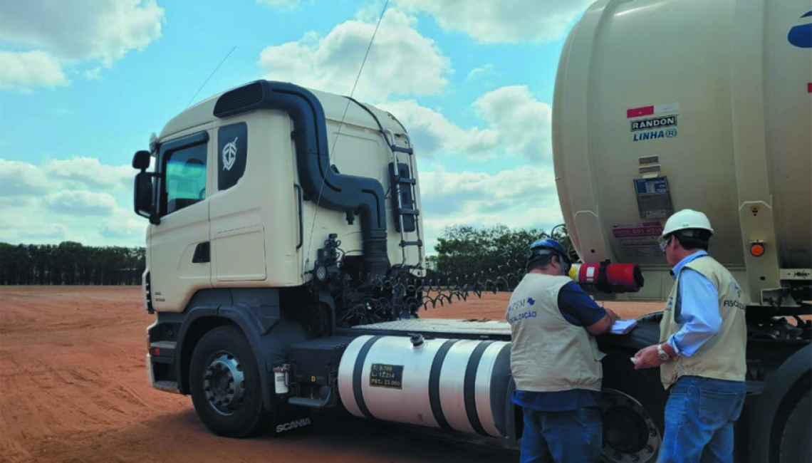 Ipem-SP verifica veículos que transportam produtos perigosos e cronotacógrafos em Novo Horizonte