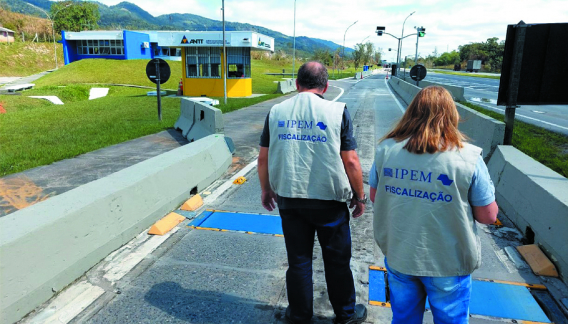 Ipem-SP verifica balança dinâmica na rodovia BR 116, em Miracatu