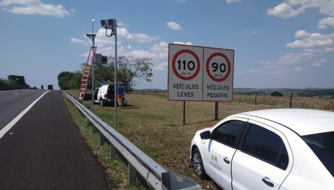 Ipem-SP verifica radar na rodovia SP 225, em Santa Cruz do Rio Pardo