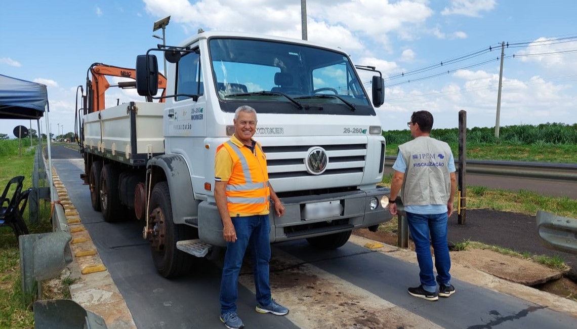 Ipem-SP verifica balança dinâmica na rodovia SP 333, em Ribeirão Preto