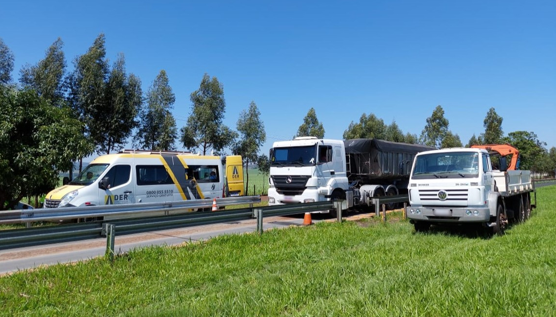 Ipem-SP verifica balança dinâmica na rodovia SP 333, em Santa Cruz da Esperança