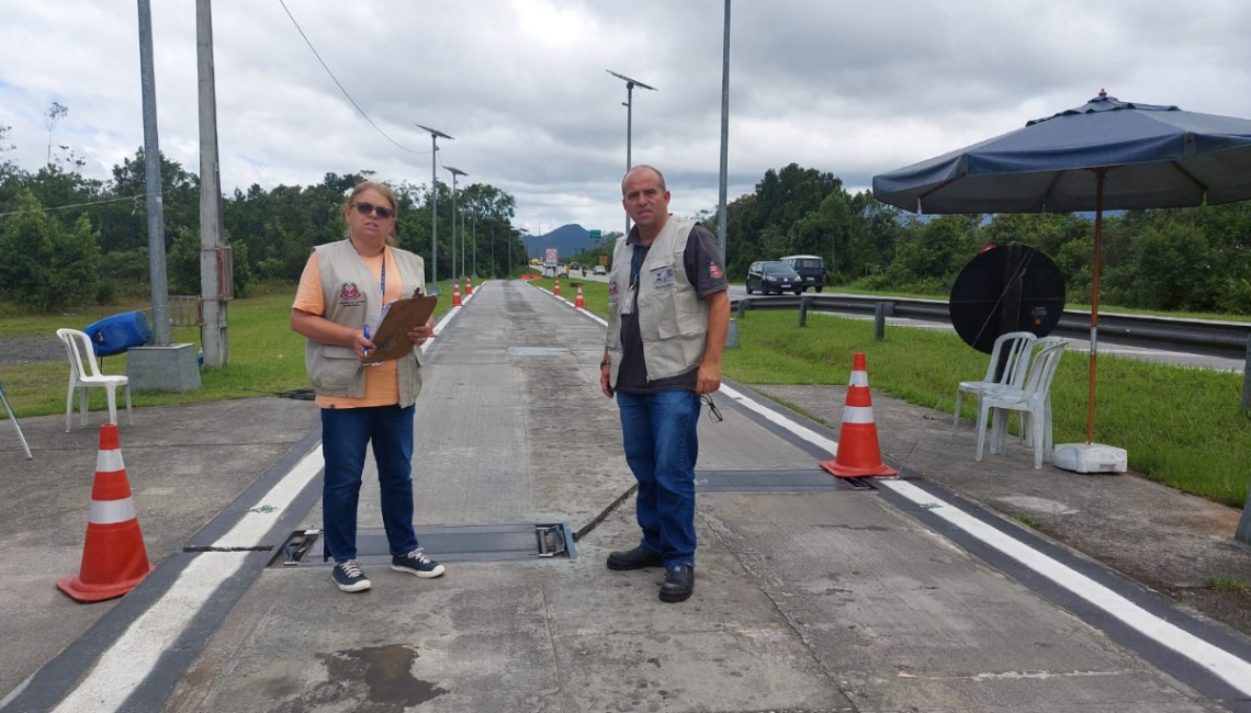 Em Bertioga, Ipem-SP verifica balança dinâmica na rodovia SP 055