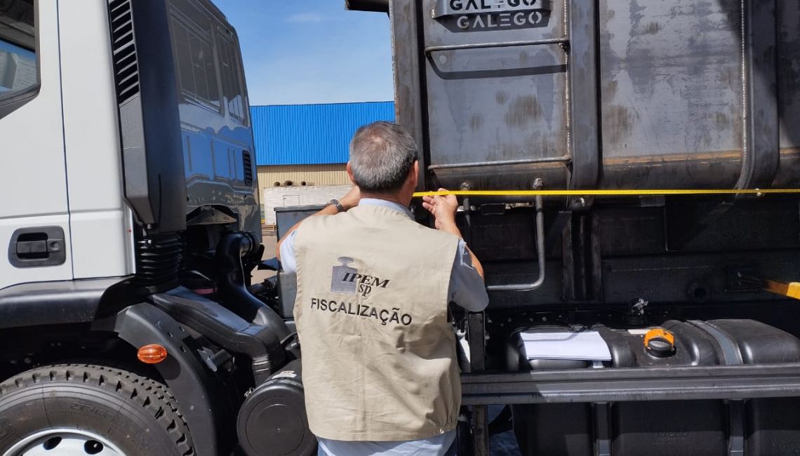 Ipem-SP verifica carroçarias para cargas sólidas utilizadas nas áreas agrícola e construção civil em Votuporanga