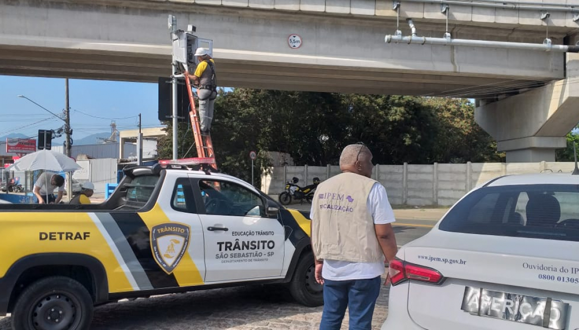 Em São Sebastião, Ipem-SP verifica radares na avenida Mãe Bernarda, estrada do Cascalho e alameda Antônio José
