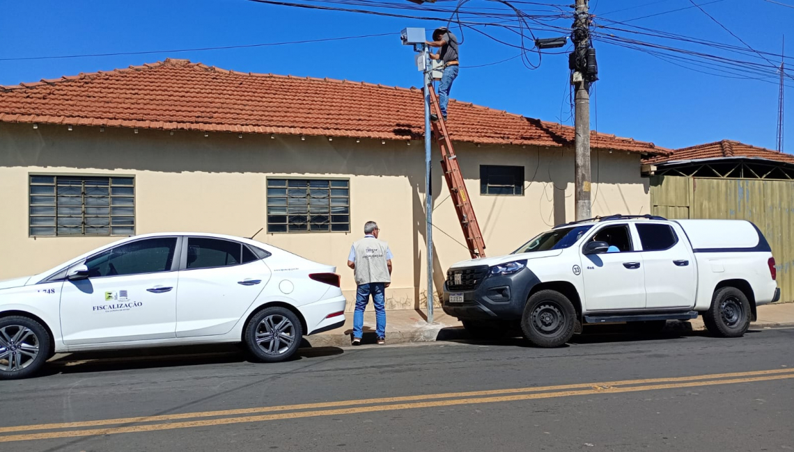 Em Urupês, Ipem-SP verifica radares na rua Itajobi